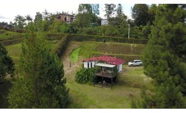 En Venta Casa Campestre San Vicente Lote de 2.700mts²