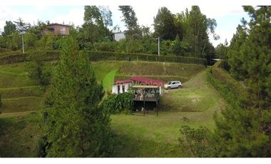 En Venta Casa Campestre San Vicente Lote de 2.700mts²