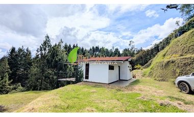 En Venta Casa Campestre San Vicente Lote de 2.700mts²