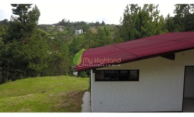 En Venta Casa Campestre San Vicente Lote de 2.700mts²