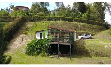 En Venta Casa Campestre San Vicente Lote de 2.700mts²