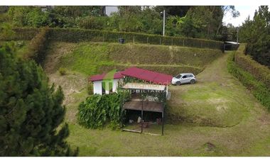 En Venta Casa Campestre San Vicente Lote de 2.700mts²