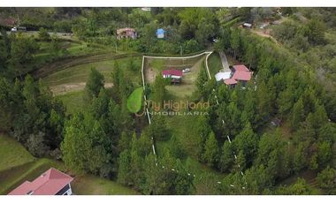En Venta Casa Campestre San Vicente Lote de 2.700mts²