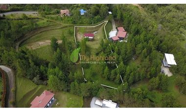 En Venta Casa Campestre San Vicente Lote de 2.700mts²
