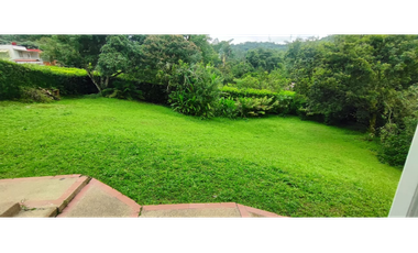 Casa Campestre de 1000 M2 en condominio, en La Mesa Cund, COL