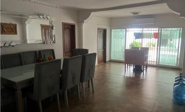 Casa de oportunidad en barrio jardín -060-