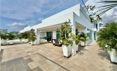 Penthouse en venta con piscina privada en Santa Marta