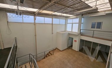 EDIFICIO COMERCIAL EN VENTA SOBRE VENUSTIANO CARRANZA EN LA COLONIA UNIVERSIDAD