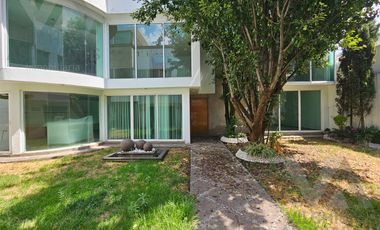 EDIFICIO COMERCIAL EN VENTA SOBRE VENUSTIANO CARRANZA EN LA COLONIA UNIVERSIDAD