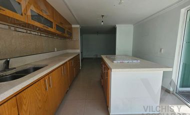 EDIFICIO COMERCIAL EN VENTA SOBRE VENUSTIANO CARRANZA EN LA COLONIA UNIVERSIDAD