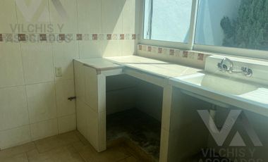 EDIFICIO COMERCIAL EN VENTA SOBRE VENUSTIANO CARRANZA EN LA COLONIA UNIVERSIDAD