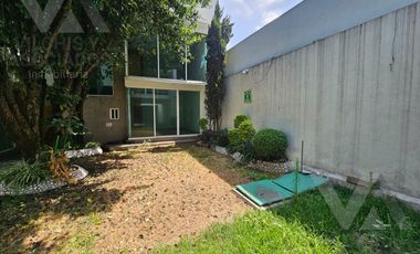 EDIFICIO COMERCIAL EN VENTA SOBRE VENUSTIANO CARRANZA EN LA COLONIA UNIVERSIDAD