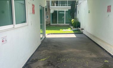EDIFICIO COMERCIAL EN VENTA SOBRE VENUSTIANO CARRANZA EN LA COLONIA UNIVERSIDAD