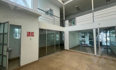 EDIFICIO COMERCIAL EN VENTA SOBRE VENUSTIANO CARRANZA EN LA COLONIA UNIVERSIDAD