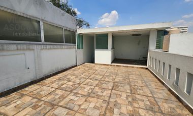 EDIFICIO COMERCIAL EN VENTA SOBRE VENUSTIANO CARRANZA EN LA COLONIA UNIVERSIDAD