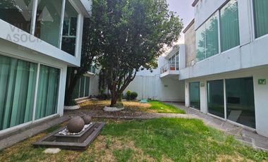 EDIFICIO COMERCIAL EN VENTA SOBRE VENUSTIANO CARRANZA EN LA COLONIA UNIVERSIDAD