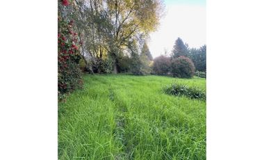 VENTA LOTE EN SIERRA DE LOS PADRES.CALLE ASFALTADA. CERCADO. 751 M2