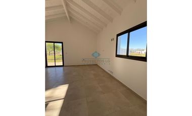 VENTA – CASA A ESTRENAR EN PH – COLONIA CAROYA
