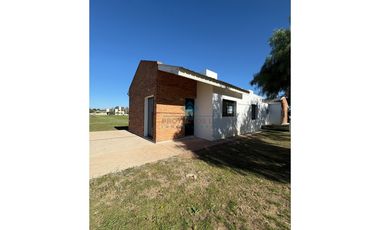 VENTA – CASA A ESTRENAR EN PH – COLONIA CAROYA