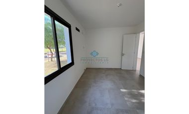 VENTA – CASA A ESTRENAR EN PH – COLONIA CAROYA