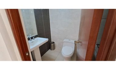 Venta de Casa , Amplia de 4 recámaras en River Valley!!