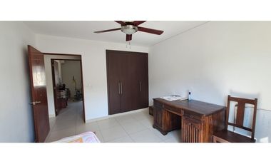 Venta de Casa , Amplia de 4 recámaras en River Valley!!