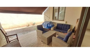 Venta de Casa , Amplia de 4 recámaras en River Valley!!