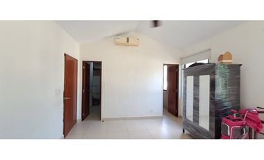 Venta de Casa , Amplia de 4 recámaras en River Valley!!