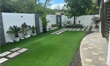 VENTA DE CASA EN CHANIS 272M2