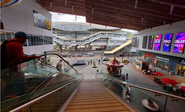 ALQUILER LOCAL ALTA VISIBILIDAD EN PLAZA HACIA METRO, TAXIS, BUSES