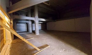 ALQUILER LOCAL ALTA VISIBILIDAD EN PLAZA HACIA METRO, TAXIS, BUSES