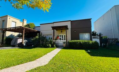 VENTA DE CASA EN Pilar