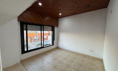 Casa PH en alquiler en Villa Dominico
