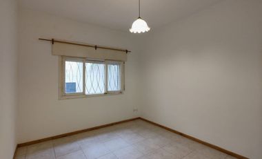 VENTA CASA EN CAPITAL + LOCAL COMERCIAL AL FRENTE