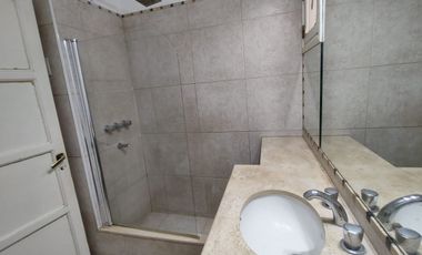 VENTA CASA EN CAPITAL + LOCAL COMERCIAL AL FRENTE