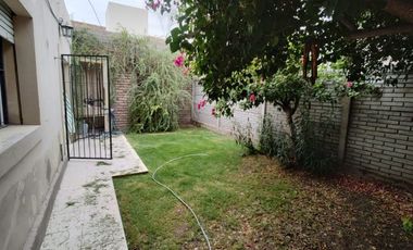 VENTA CASA EN CAPITAL + LOCAL COMERCIAL AL FRENTE