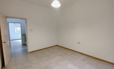 VENTA CASA EN CAPITAL + LOCAL COMERCIAL AL FRENTE