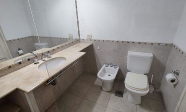 VENTA CASA EN CAPITAL + LOCAL COMERCIAL AL FRENTE