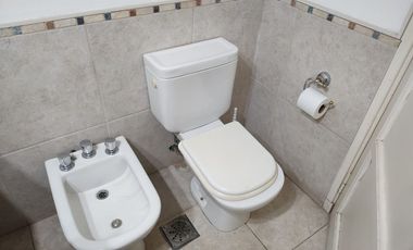 VENTA CASA EN CAPITAL + LOCAL COMERCIAL AL FRENTE