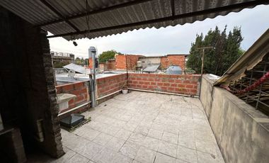 VENTA PH 3 AMB C/GGE. Y TERRAZA - QUILMES OESTE