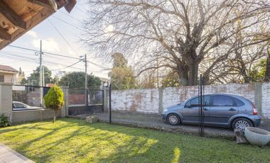 CASA 4 AMB EN VENTA EN LUIS GUILLON CON GRAN PATIO