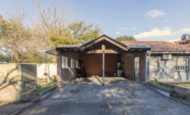 CASA 4 AMB EN VENTA EN LUIS GUILLON CON GRAN PATIO