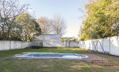 CASA 4 AMB EN VENTA EN LUIS GUILLON CON GRAN PATIO