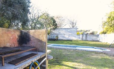 CASA 4 AMB EN VENTA EN LUIS GUILLON CON GRAN PATIO