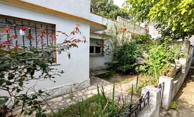 OPORTUNIDAD - NUEVO VALOR - Casa con Jardín