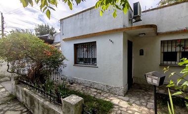 OPORTUNIDAD - NUEVO VALOR - Casa con Jardín