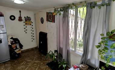 OPORTUNIDAD - NUEVO VALOR - Casa con Jardín