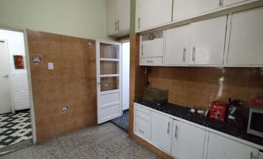 OPORTUNIDAD - NUEVO VALOR - Casa con Jardín