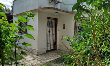OPORTUNIDAD - NUEVO VALOR - Casa con Jardín