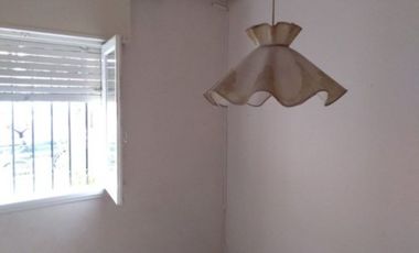 OPORTUNIDAD - NUEVO VALOR - Casa con Jardín